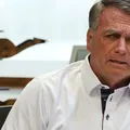 Preso, Jair Bolsonaro faz pedido a Moraes em meio a crise no STF imagem