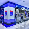 Casas Bahia mantém descontos após fechar lojas e vende celular por R$ 200 imagem