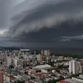 Ciclone extratropical atinge o Brasil com tempestades nesta quinta (20/08) imagem