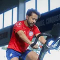 Ainda sem treinar, Éverton Ribeiro passa por tratamento especial no Bahia imagem