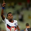 Pentacampeão com passagem pelo Bahia é internado com obstrução em três artérias imagem