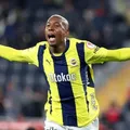 Ex-Bahia, Talisca brilha na Liga dos Campeões com golaço de falta imagem