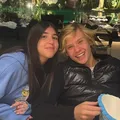 Filho de Adriane Galisteu faz rara aparição ao lado da namorada imagem