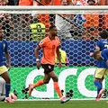 Holanda goleia Suécia e encaminha classificação na Copa do Mundo imagem