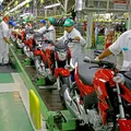 Indústria de motos avança sob risco de seca imagem