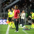 Jair admite jogo ruim com um a mais, mas lamenta pouco tempo de treino imagem