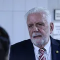 Jaques Wagner detona Flávio Bolsonaro e defende Pix: "Admirado pelo mundo" imagem