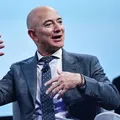 Bilionário Jeff Bezos diz que trabalhar cura a ansiedade: “O estresse desaparece” imagem