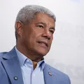 Jerônimo promete universalizar tempo integral para conter evasão escolar imagem