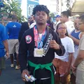 Jovem lutador de jiu-jitsu vende bala no 2 de Julho para competir na Europa imagem