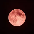 Lua de Morango poderá ser vista a olho nu no Brasil imagem