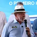 Lula detona Flávio por ação contra o Brasil: "Traidor da pátria" imagem