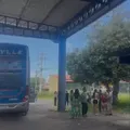 Motorista abandona ônibus com 48 passageiros e foge de fiscalização da PRF imagem