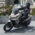Nova scooter aventureira estreia no Brasil; veja versões, equipamentos e previsão de preço imagem