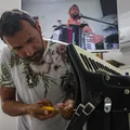 Doutores da sanfona: conheça os luthiers que garantem a afinação do São João imagem