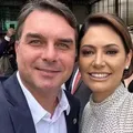 Flávio Bolsonaro declara apoio a Michelle e deseja recuperação imagem