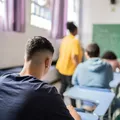 Pé-de-Meia começa a ser pago nesta segunda; veja quem tem direito imagem