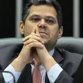Após avanço na Câmara, fim da escala 6x1 enfrenta incertezas no Senado imagem