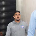 Pivô em derrotas do Bahia, João Paulo é defendido por Rogério Ceni imagem
