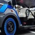 Pneu que não fura e roda sem ar começa a ser testado nas ruas imagem