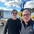 Quem é o cantor que viajou na aeronave da Voepass um dia antes da tragédia imagem