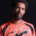 Quem é Vozinha, goleiro de Cabo Verde que ganhou 2 mi de seguidores imagem