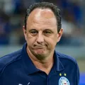 Rogério Ceni sobe o tom contra gramado da Fonte Nova após amistoso imagem