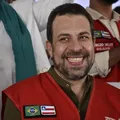 "Senado vai cumprir o papel dele", diz Boulos sobre fim da escala 6x1 imagem
