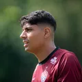 Titular do Vitória sente dores e é substituído no primeiro tempo imagem
