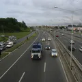 Afundamento em pista causa engarrafamento na BR-324, na Bahia imagem