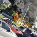 VÍDEO: ônibus pega fogo na Avenida Tancredo Neves e trava trânsito em Salvador imagem