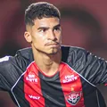 Vitória anuncia compra definitiva do atacante Renê imagem
