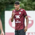 Zé Vitor explica saída forçada e exalta estreantes do Vitória imagem