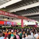 Convenção partidária do PT causa grande engarrafamento na Av. Paralela