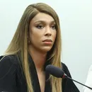 Erika Hilton desabafa sobre fim da escala 6x1: "Dor de uma bicha de balcão"