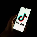 TikTok é multado em R$ 150 milhões por falhas em dados de crianças