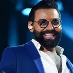 Cantor Pablo é atingido por lata em show de São João na Bahia; assista vídeo