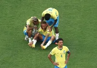 Acabou o forró e a Copa, entra em campo o forrobodó da política