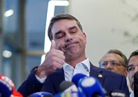 Agenda oficial de Trump não prevê encontro com Flávio Bolsonaro imagem