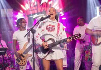 Após anos, banda de sucessos do Axé volta aos palcos com nova cantora