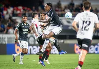 Arcanjo falha, Vitória perde para o Remo e segue sem vencer fora
