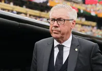 Campeão mundial defende demissão de Ancelotti e indica substitutos