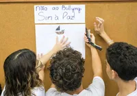 Colégio particular de Salvador é acusado de expulsar aluno vítima de bullying