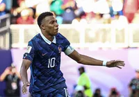 Com gol de Mbappé, França supera retranca de Paraguai e avança na Copa