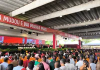 Convenção partidária do PT causa grande engarrafamento na Av. Paralela