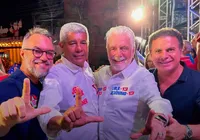 Deputado do PL sobe em palanque do PT em Ribeira do Pombal