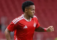 Atacante emprestado pelo Bahia sofre lesão no tornozelo e passa por cirurgia