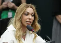 Erika Hilton comemora avanço da PEC do fim da escala 6x1 na Câmara