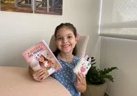 Escrita aproxima gerações e revela talento de menina de 8 anos