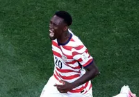 Estados Unidos dominam Paraguai e goleiam na estreia da Copa do Mundo